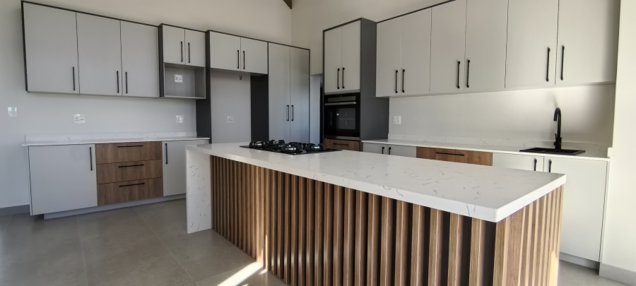 5 Bedroom Property for Sale in Outeniquasbosch Western Cape